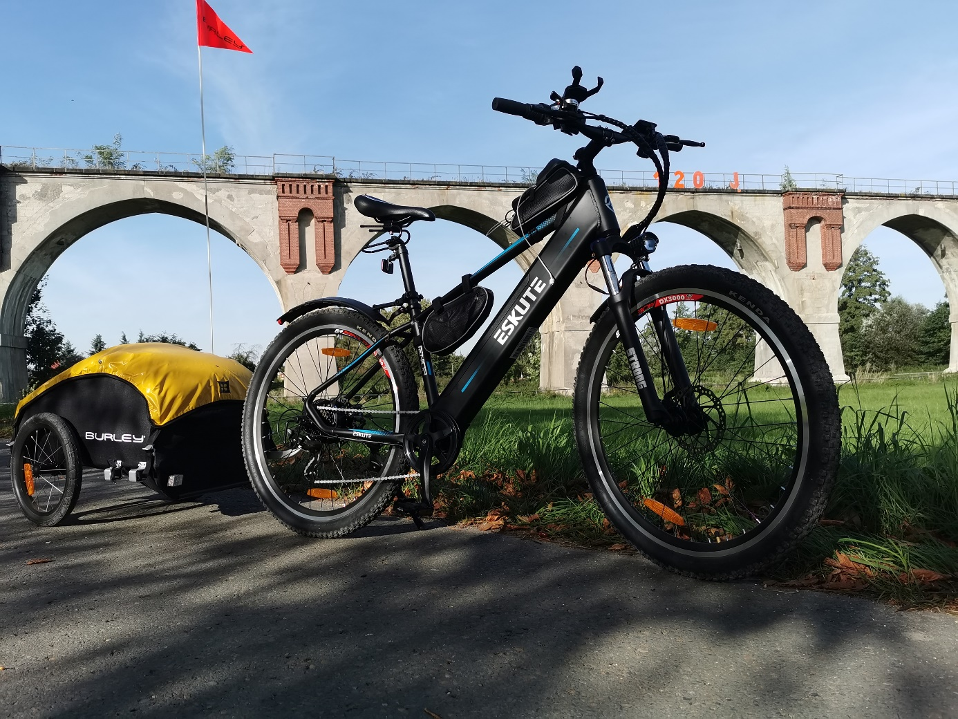 E-Bike Camping mit Voyager E-Mountainbike