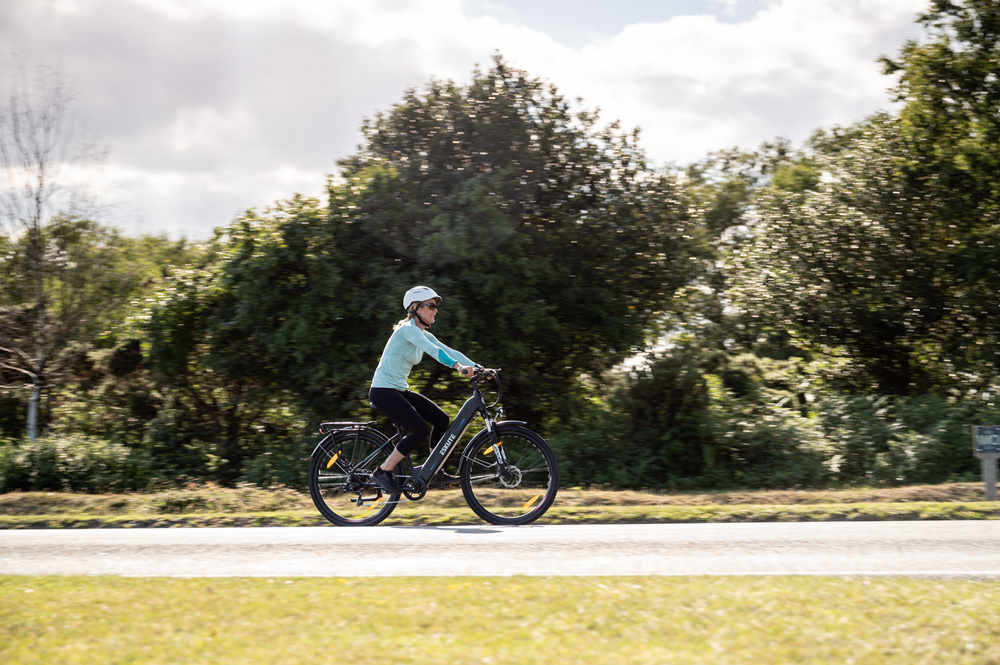 Wie man einen Fahrradhelm trägt und 4 häufige Fehler, die es zu vermeiden gilt