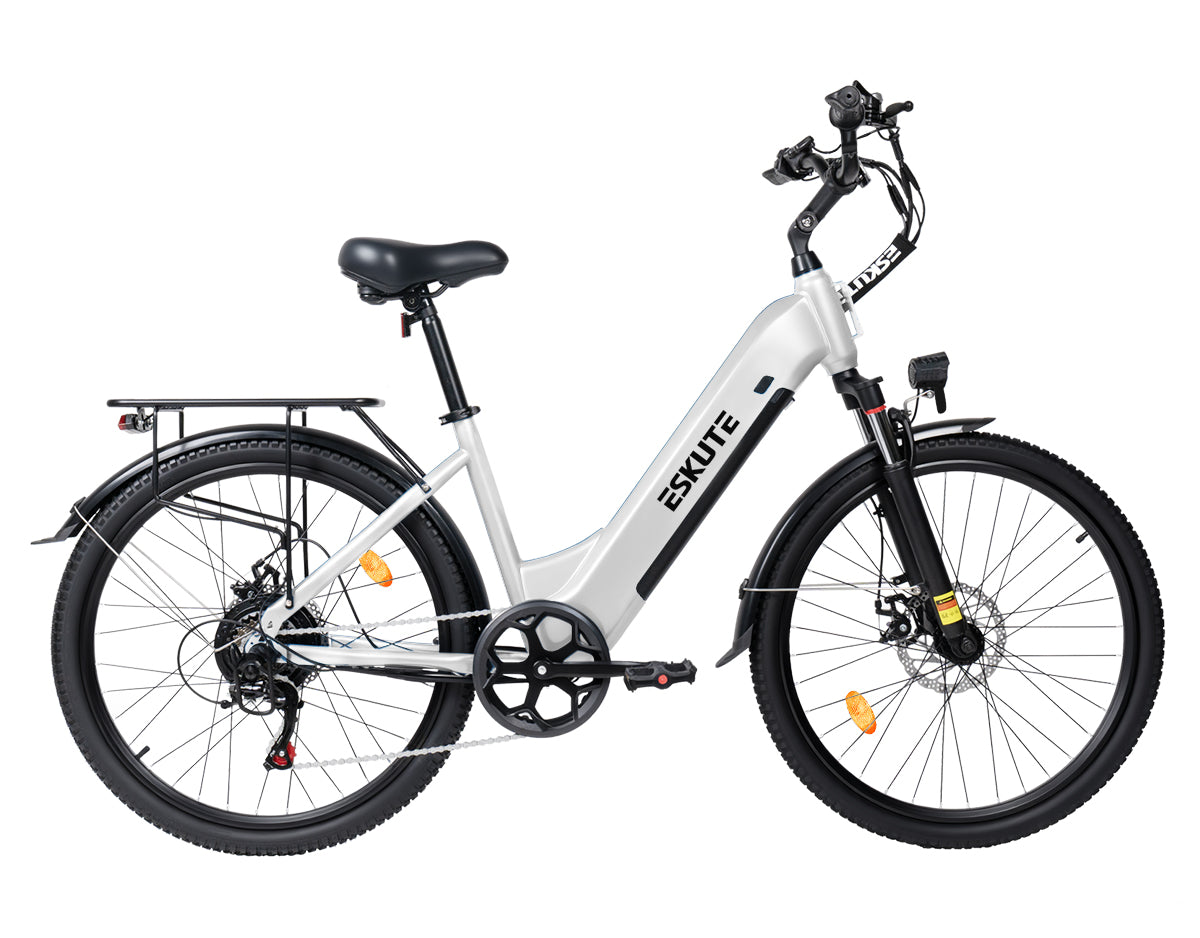 [Color:Weiß]Eskute C202 Weiß City-E-Bike, Frontansicht für den täglichen Stadtverkehr.