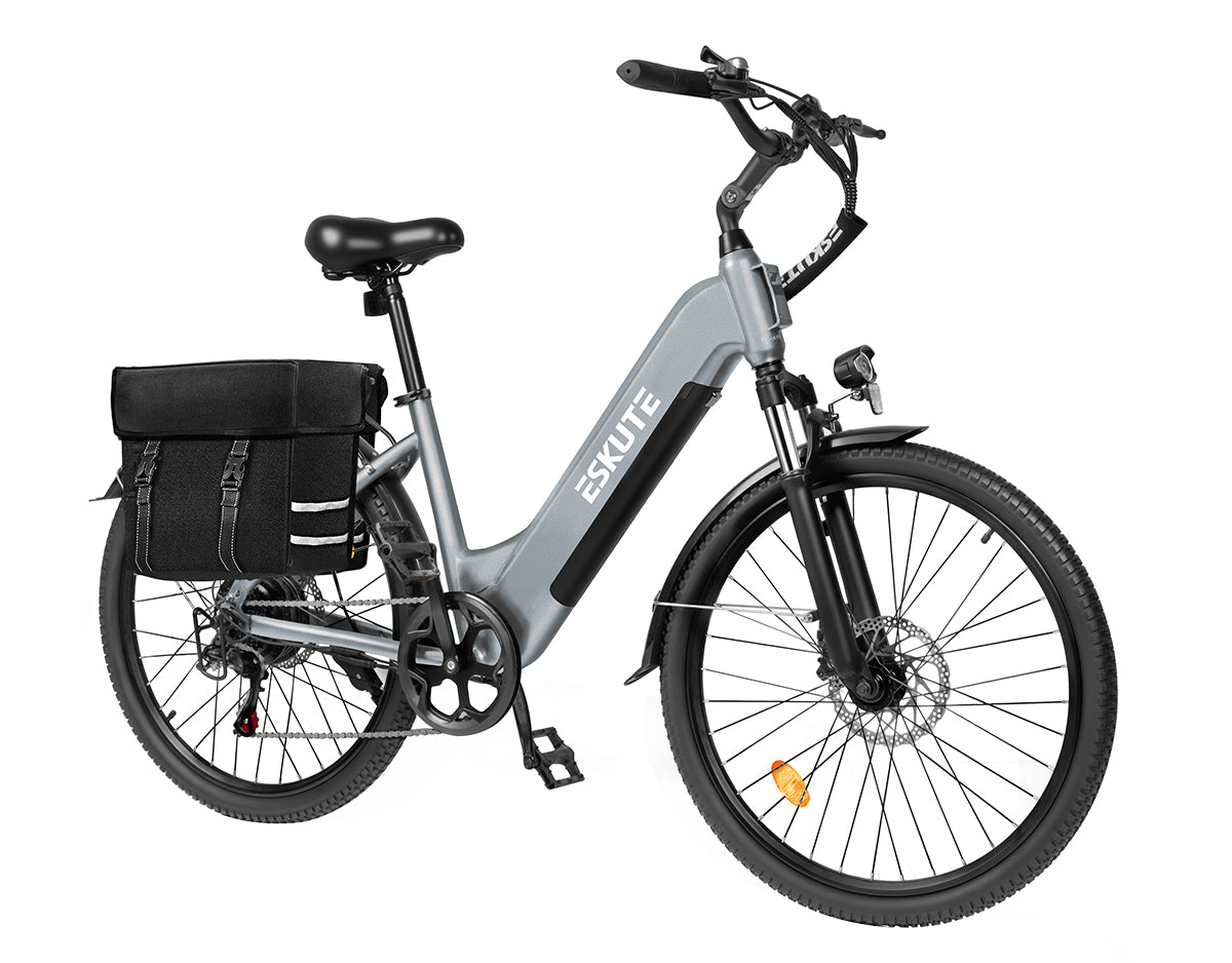 [Color:Grau]Eskute C202 Grau E-Bike mit Satteltasche, 45°-Ansicht von rechts für urbane Mobilität.