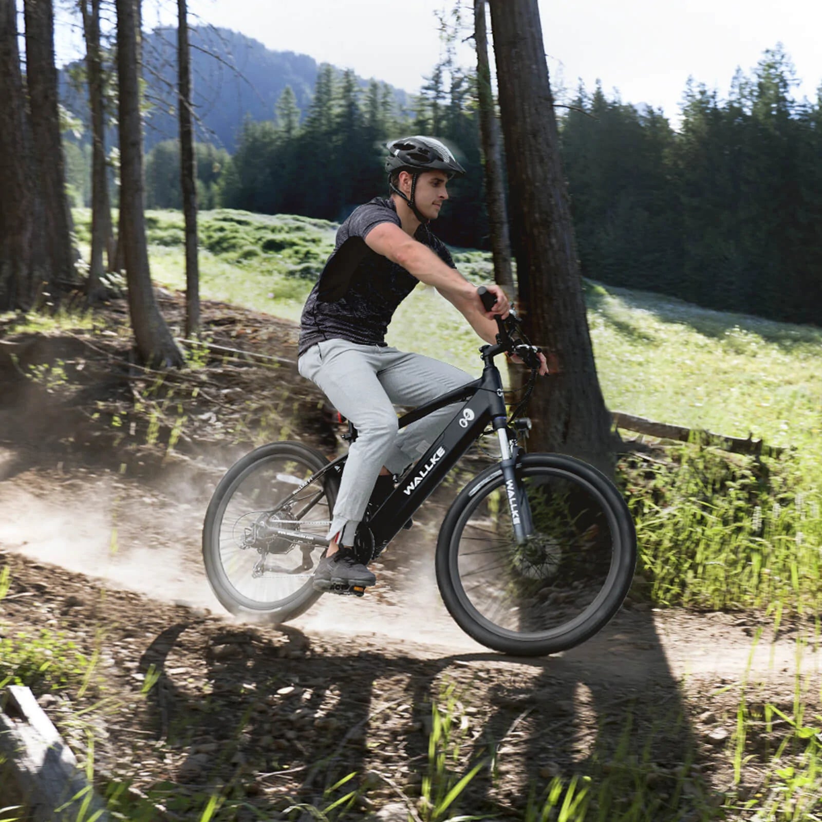 E-Mountainbike 26 Zoll im Gelände fahren